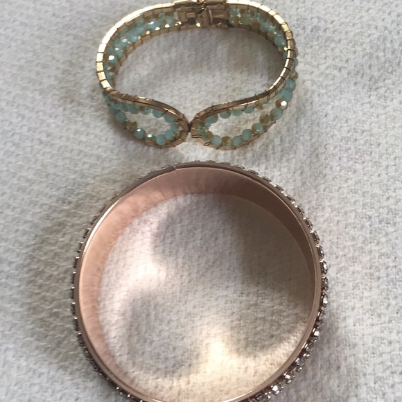 Beautiful bracelet bundle. Costume jewerlt🥀🥀🥀💄 - Picture 4 of 4